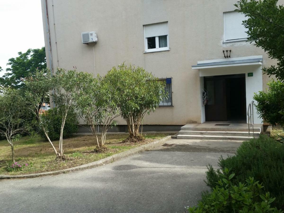 Luka Apartment Pula Bagian luar foto